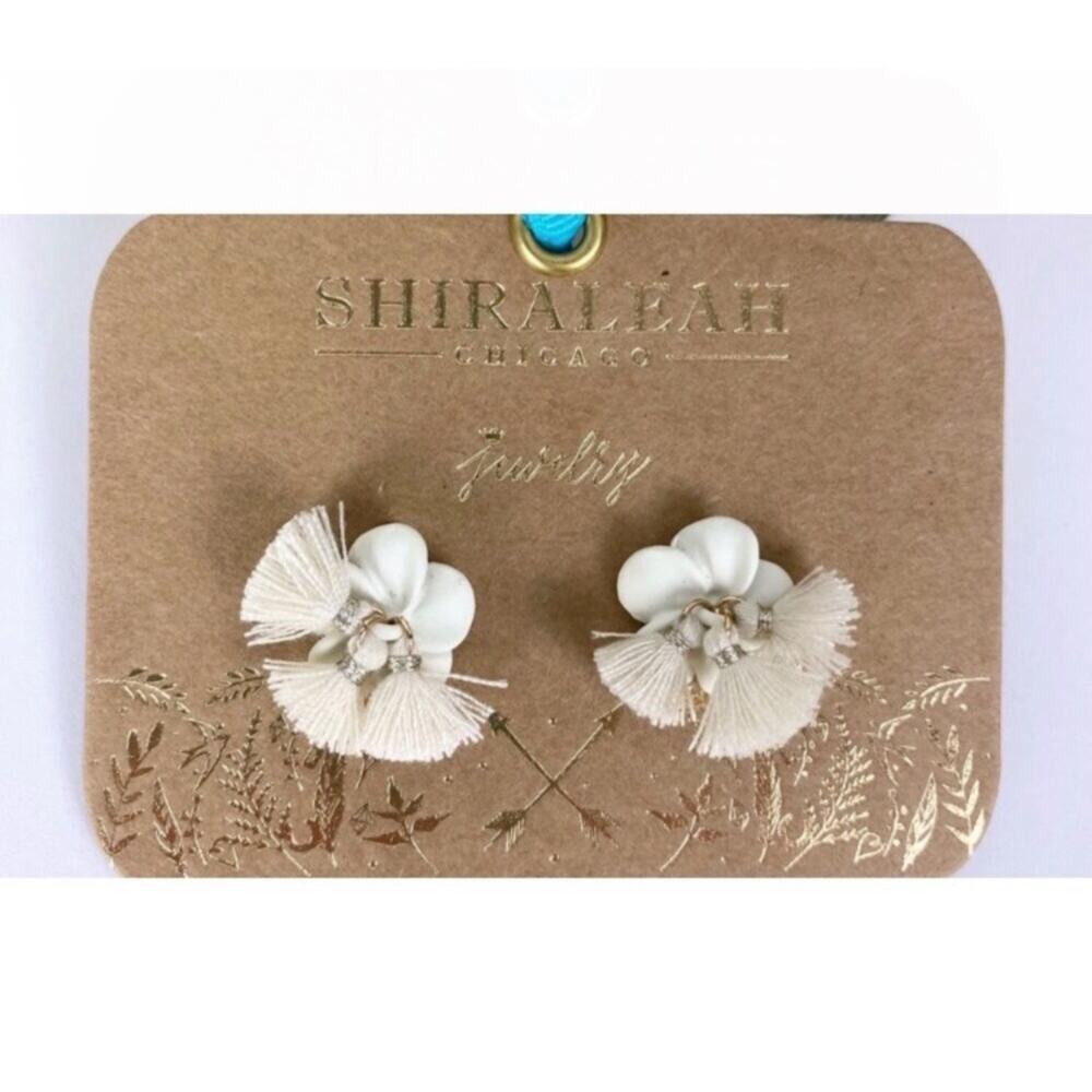 Shiraleah Chicago jewelry - Anthropologie - Fleur stud earrings ivory flower NEW